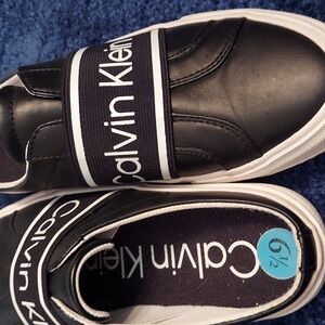 Calvin Klein size 6.5